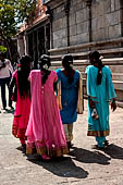 Women visiting the Swamimalai temple. 